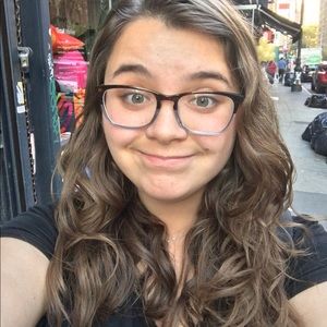 Meet your Posher, Maya